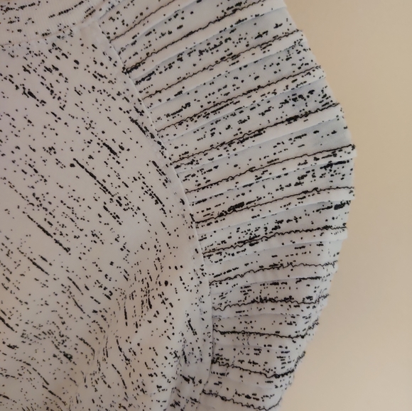 Shirt - Picture 2 of 5